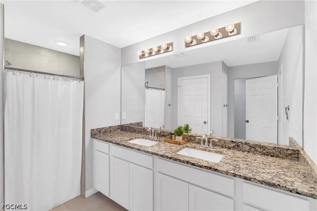 618 NE 2nd Place Cape Coral FL 33909