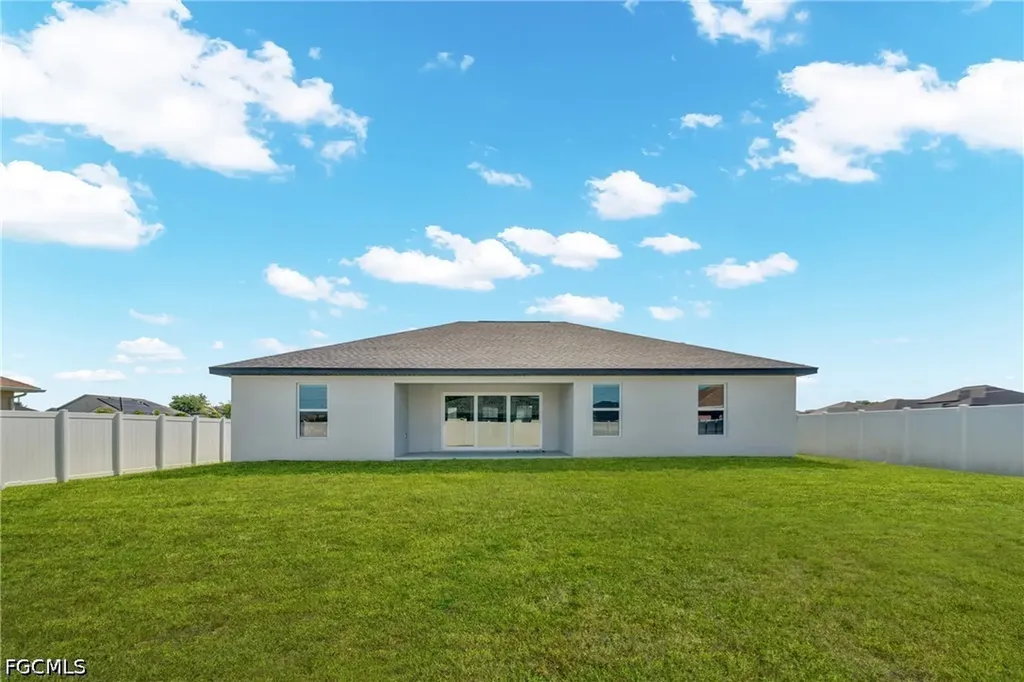 618 NE 2nd Place Cape Coral FL 33909