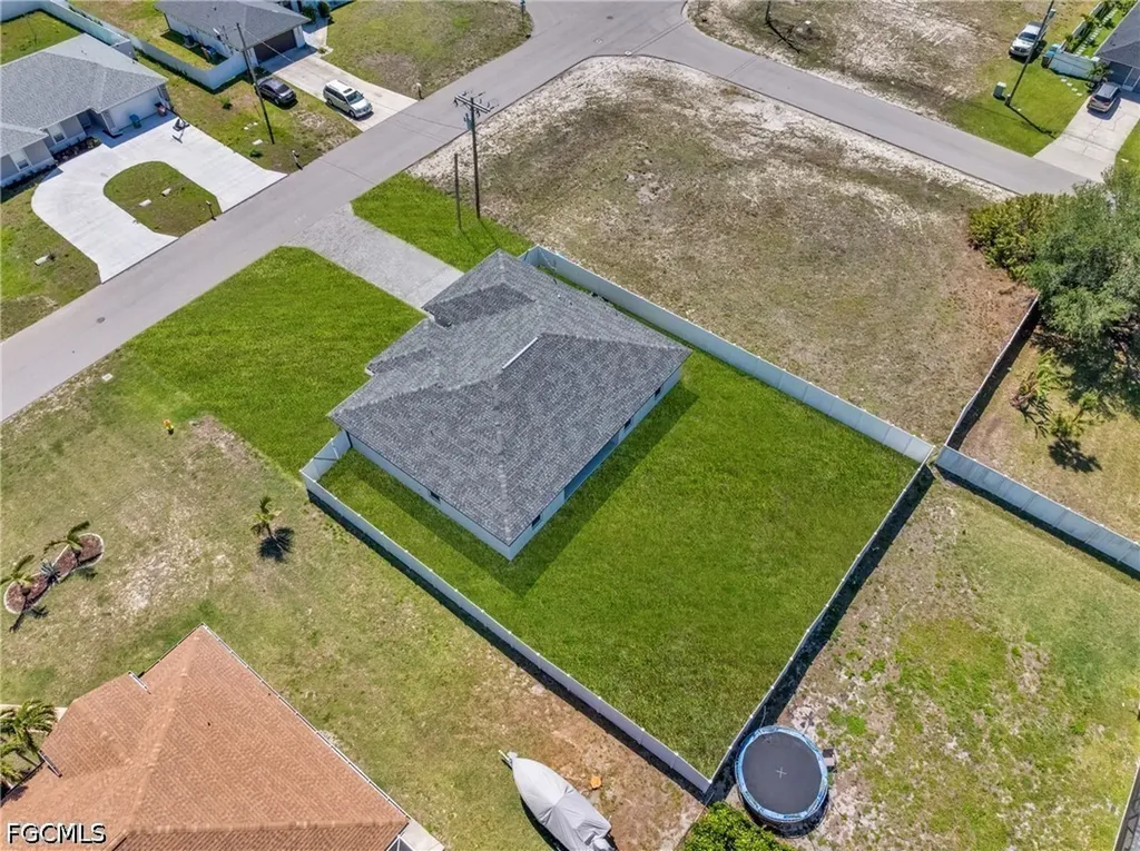 618 NE 2nd Place Cape Coral FL 33909