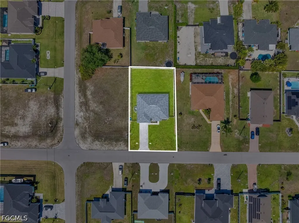 618 NE 2nd Place Cape Coral FL 33909