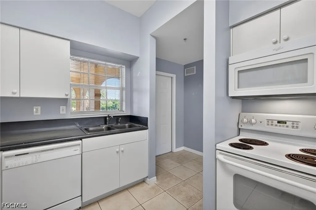 950 Hancock Creek South Boulevard Cape Coral FL 33909