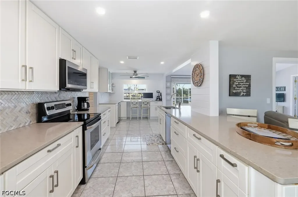 1717 SE 41st Street Cape Coral FL 33904