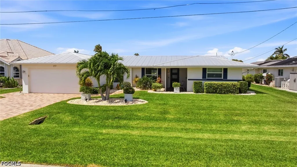 1717 SE 41st Street Cape Coral FL 33904