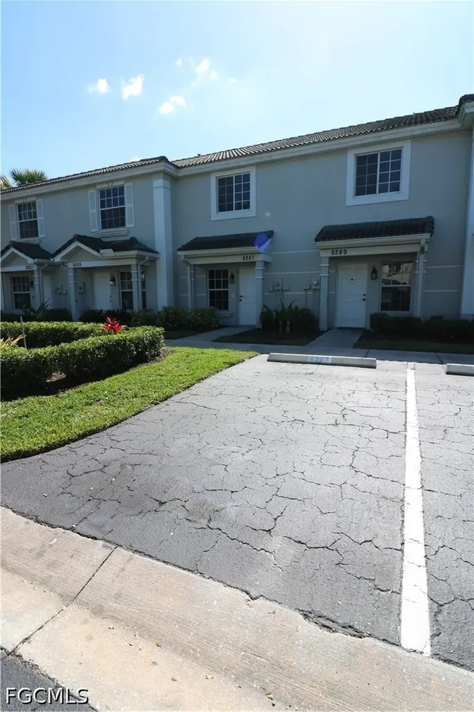 8287 Pacific Beach Drive Fort Myers FL 33966