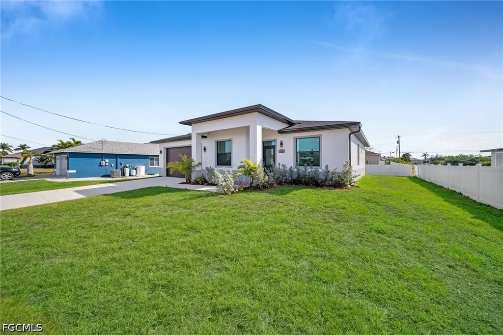 1208 NW 25th Place Cape Coral FL 33993