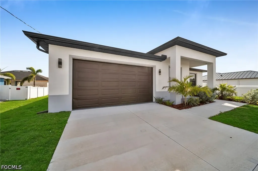 1208 NW 25th Place Cape Coral FL 33993