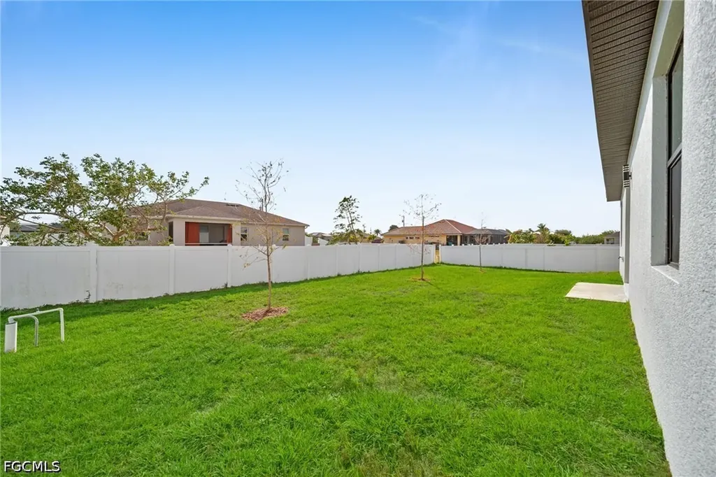 1208 NW 25th Place Cape Coral FL 33993