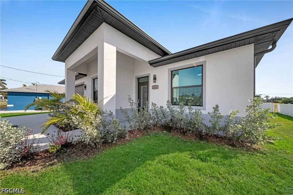 1208 NW 25th Place Cape Coral FL 33993