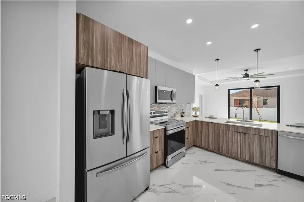 1208 NW 25th Place Cape Coral FL 33993