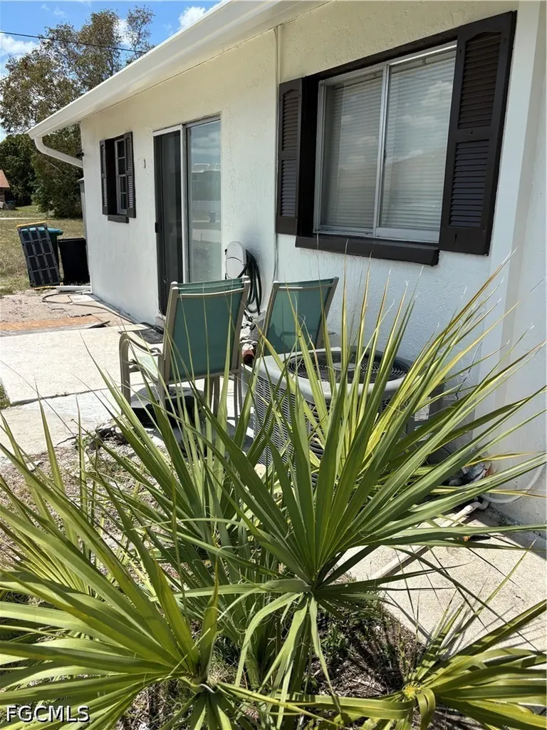 1342 SE 2nd Avenue Cape Coral FL 33990