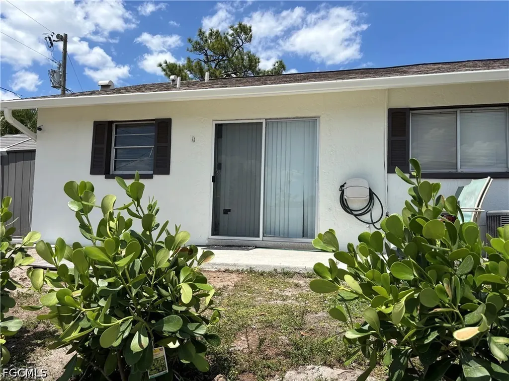1342 SE 2nd Avenue Cape Coral FL 33990