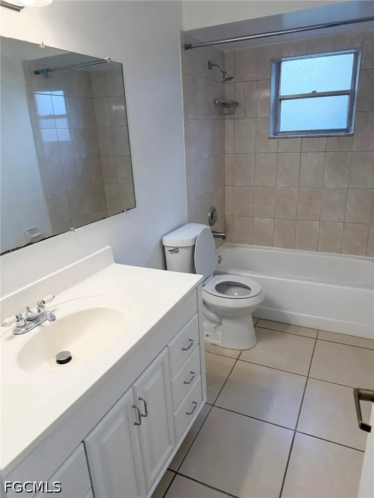 1342 SE 2nd Avenue Cape Coral FL 33990