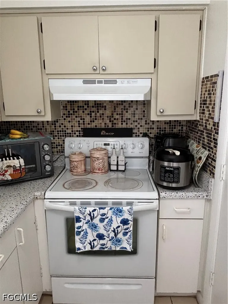 1342 SE 2nd Avenue Cape Coral FL 33990