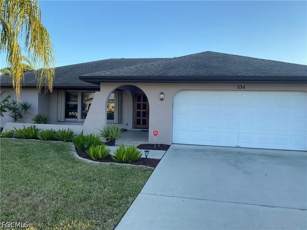 534 SE 34th Terrace Cape Coral FL 33904