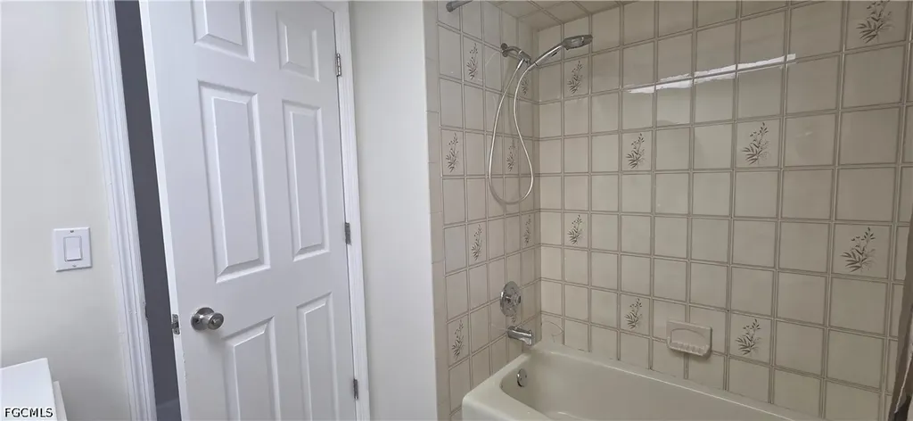 534 SE 34th Terrace Cape Coral FL 33904