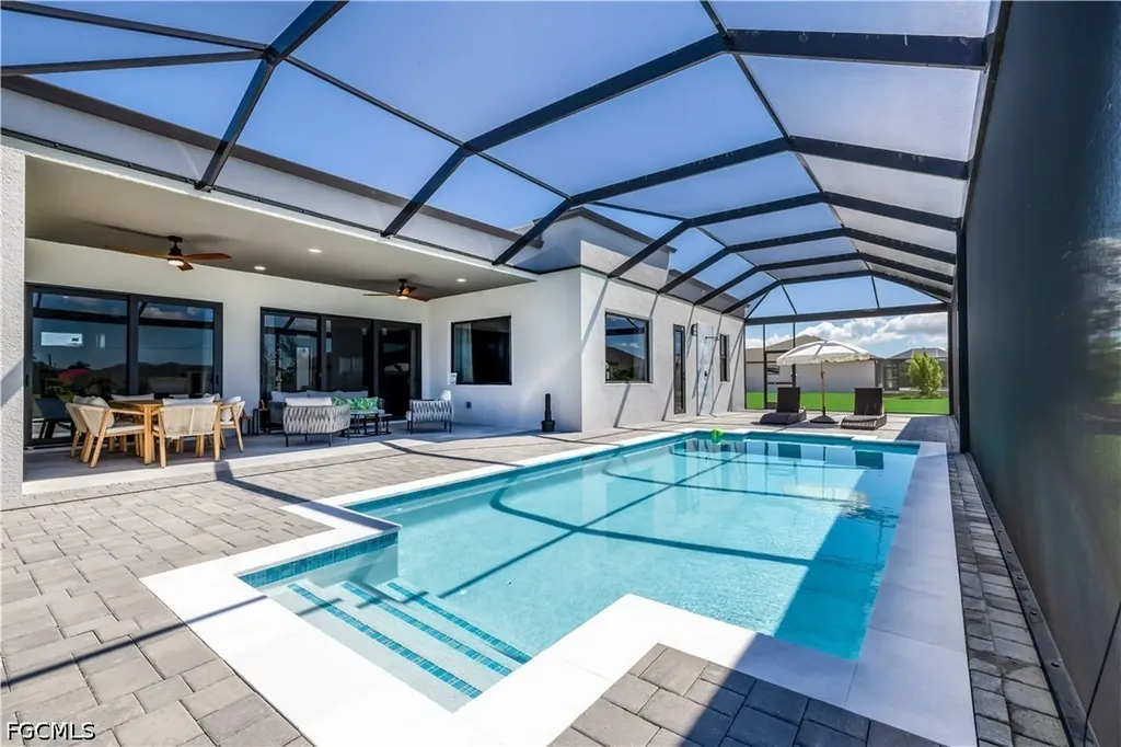 10 SW 33rd Place Cape Coral FL 33991