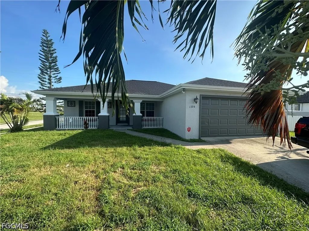 1706 Kismet Parkway E Cape Coral FL 33909