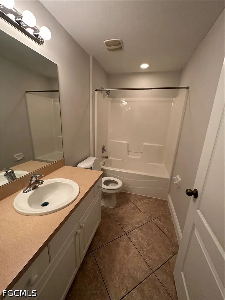 1706 Kismet Parkway E Cape Coral FL 33909