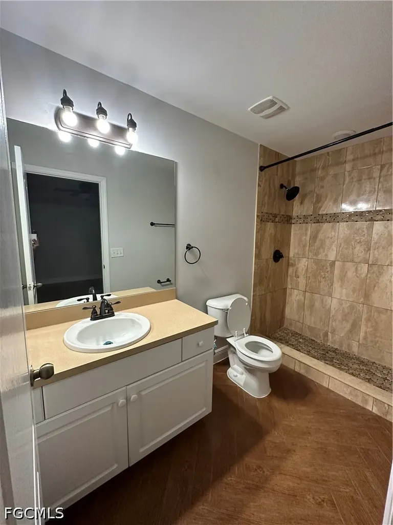 1706 Kismet Parkway E Cape Coral FL 33909