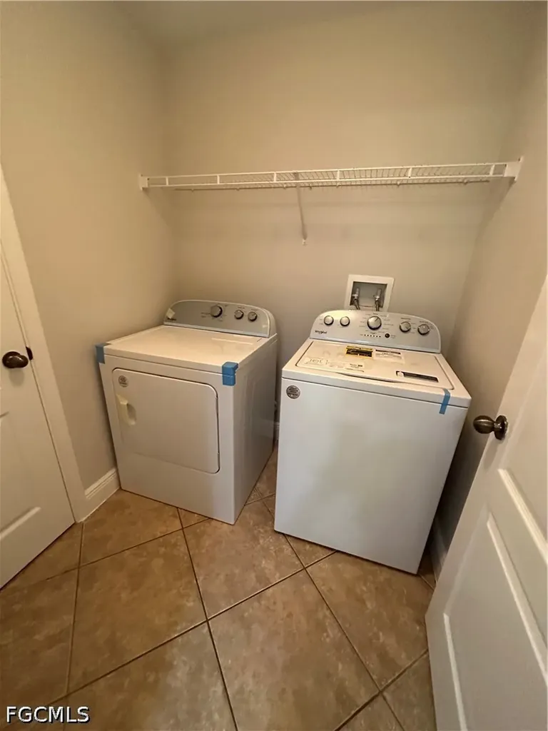 1706 Kismet Parkway E Cape Coral FL 33909