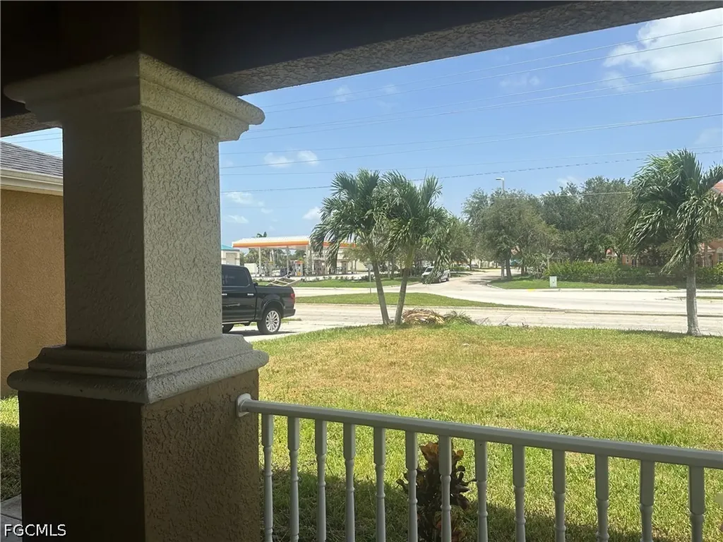1706 Kismet Parkway E Cape Coral FL 33909