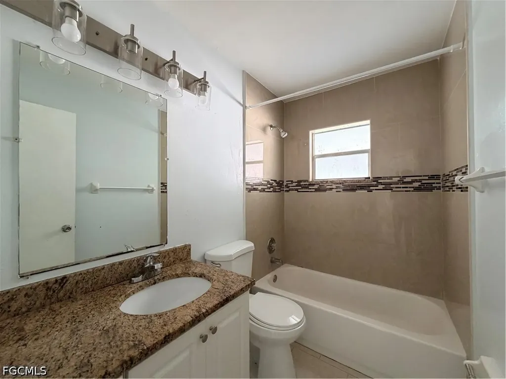323 SW 17th Street Cape Coral FL 33991