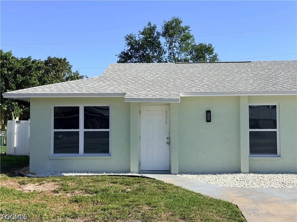 323 SW 17th Street Cape Coral FL 33991