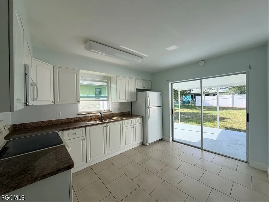 323 SW 17th Street Cape Coral FL 33991