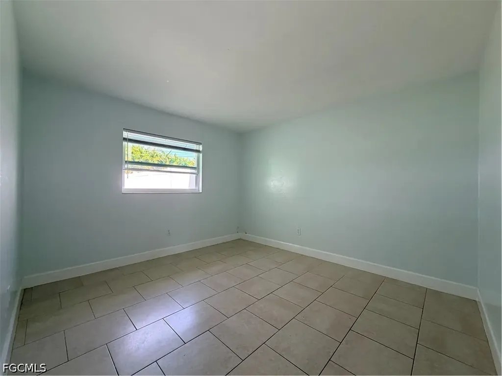 323 SW 17th Street Cape Coral FL 33991