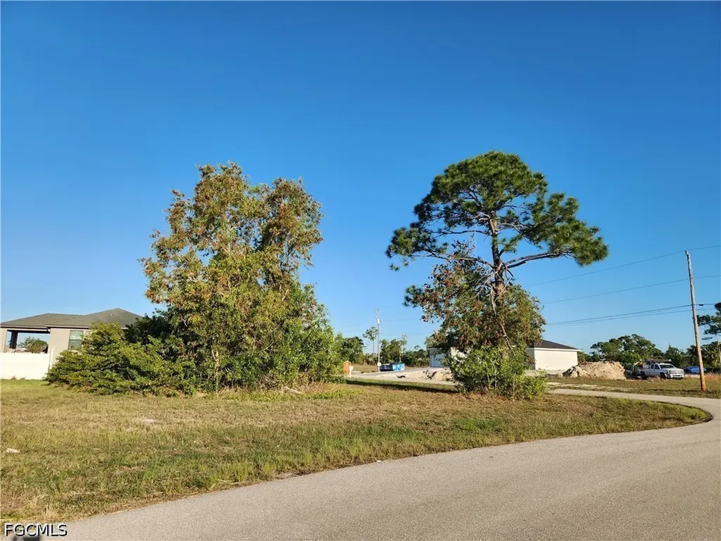 1912 NE 44th Street Cape Coral FL 33909