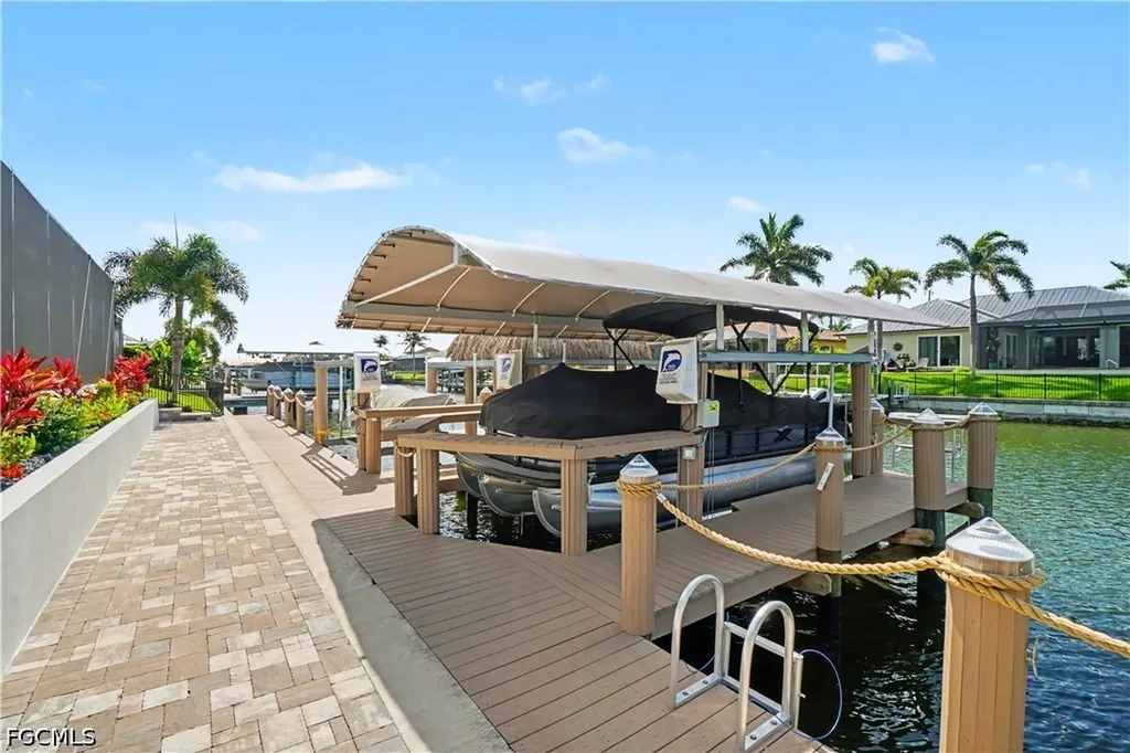 2814 Gleason Parkway Cape Coral FL 33914