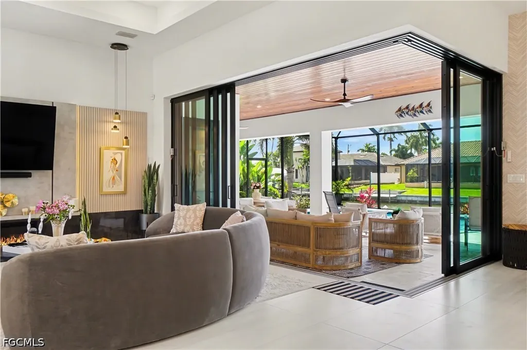 2814 Gleason Parkway Cape Coral FL 33914
