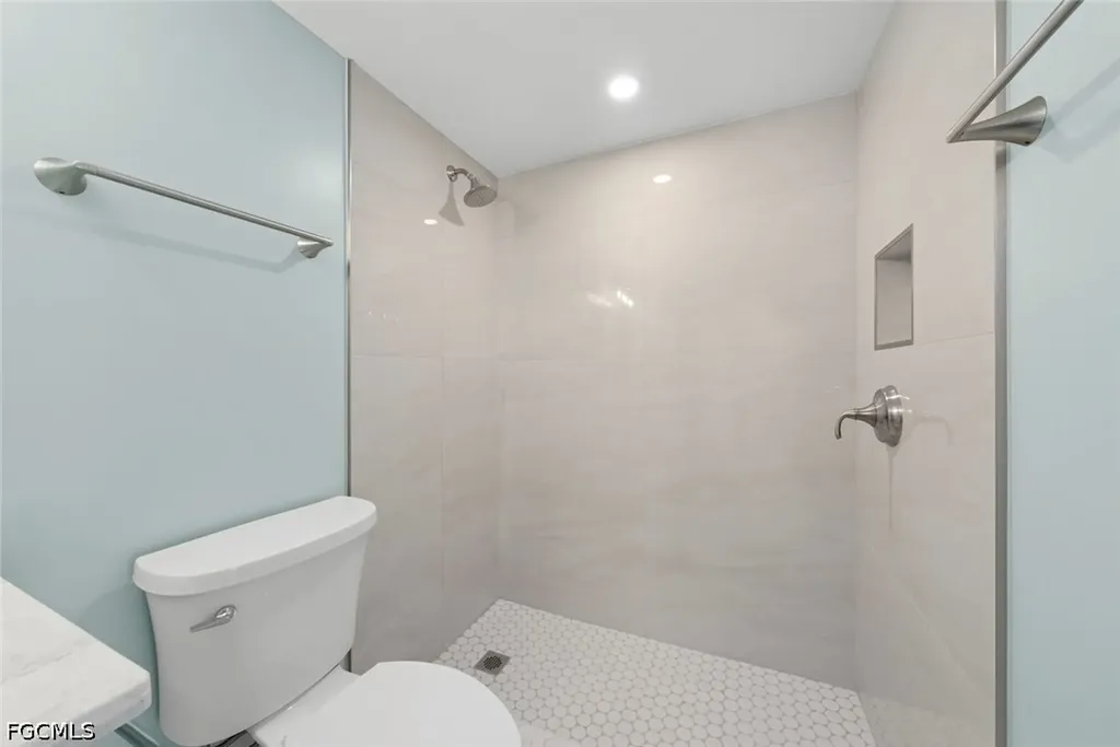 2737 W Gulf Drive Sanibel FL 33957