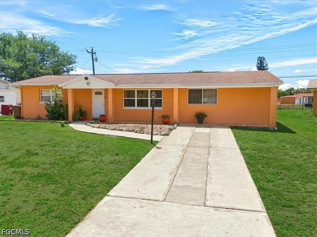1524 Markdale Street E Lehigh Acres FL 33936