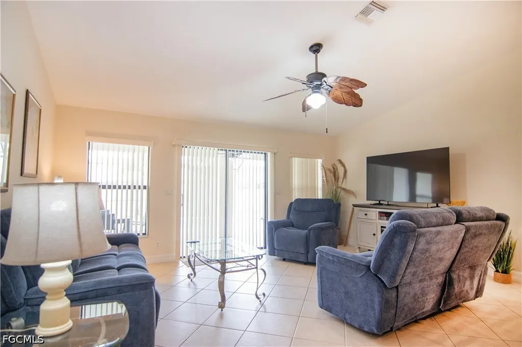 5023 Agualinda Boulevard Cape Coral FL 33914