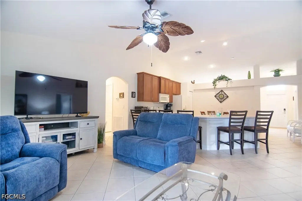 5023 Agualinda Boulevard Cape Coral FL 33914