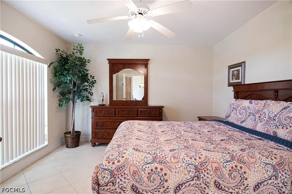 5023 Agualinda Boulevard Cape Coral FL 33914