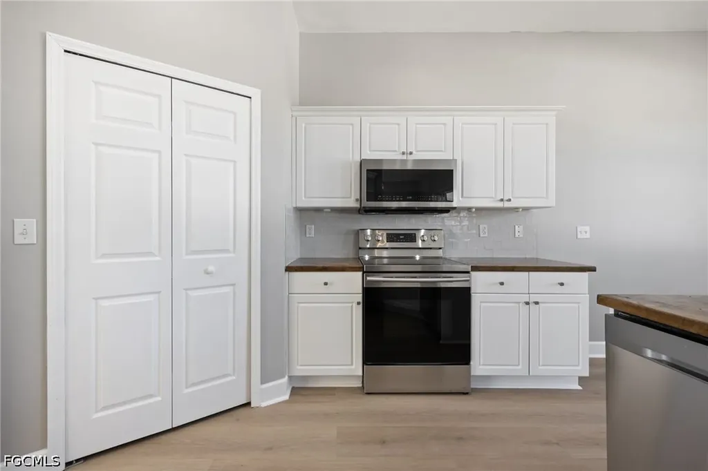 1910 NW 21st Place Cape Coral FL 33993