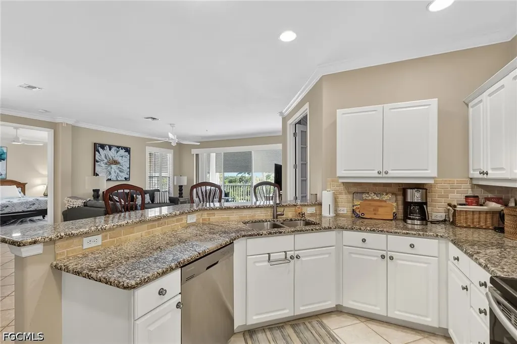 9121 Southmont Cove Fort Myers FL 33908