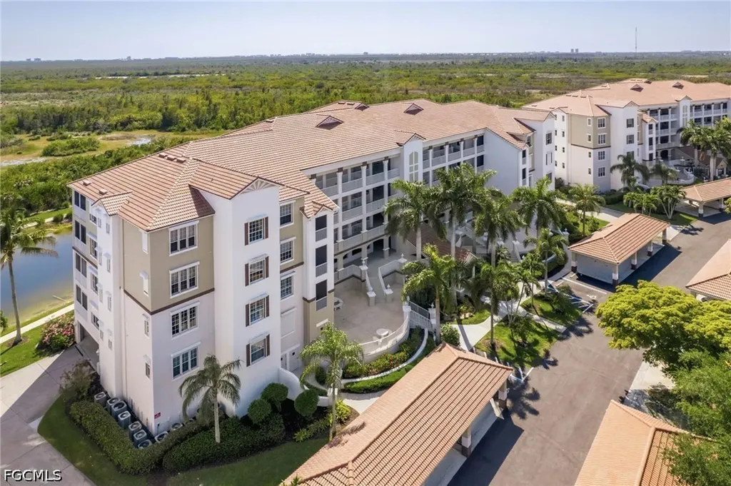 9121 Southmont Cove Fort Myers FL 33908