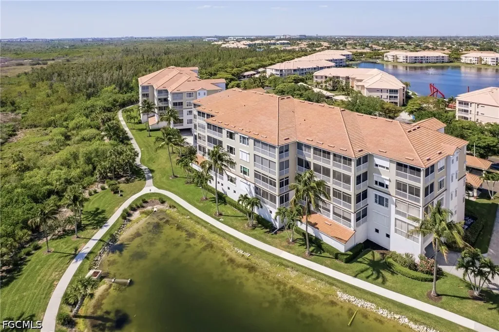 9121 Southmont Cove Fort Myers FL 33908