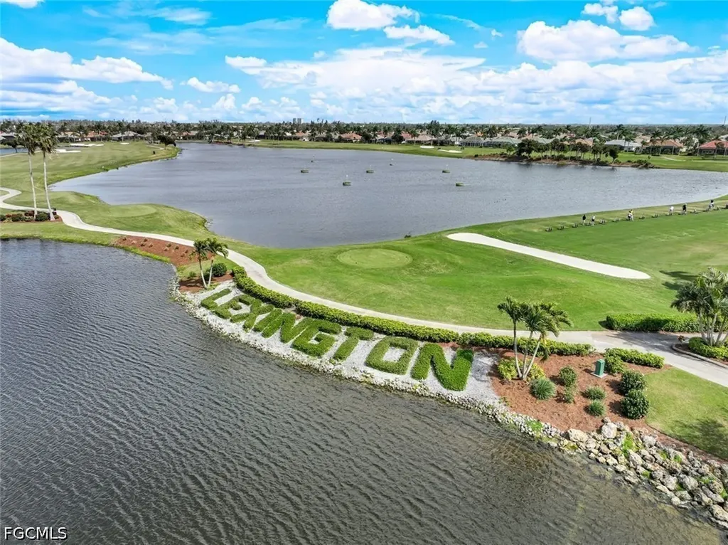9121 Southmont Cove Fort Myers FL 33908