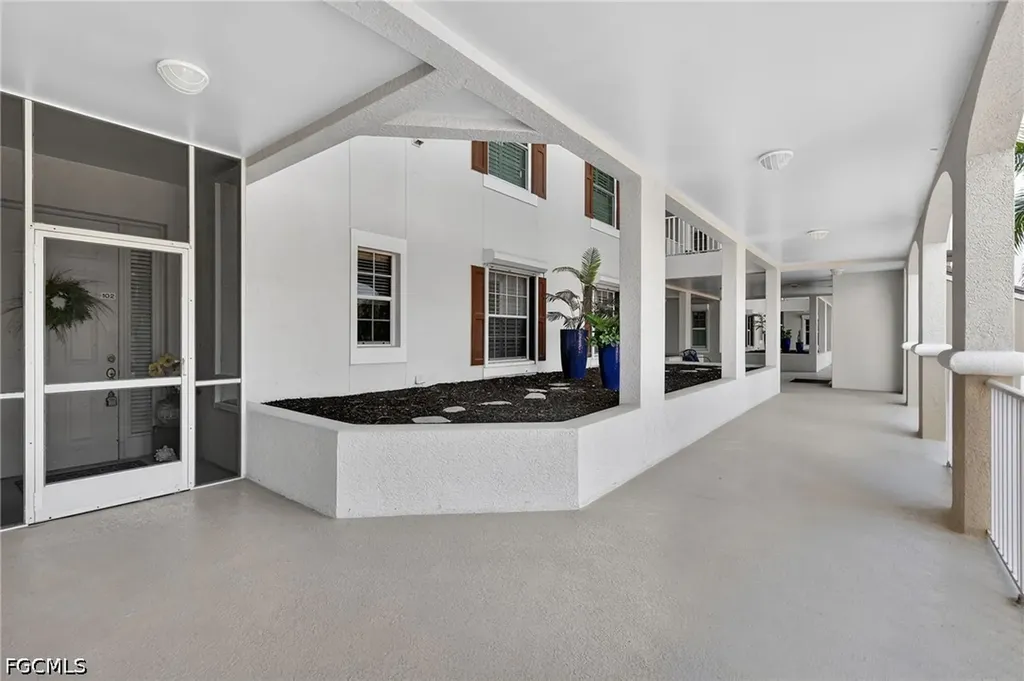 9121 Southmont Cove Fort Myers FL 33908