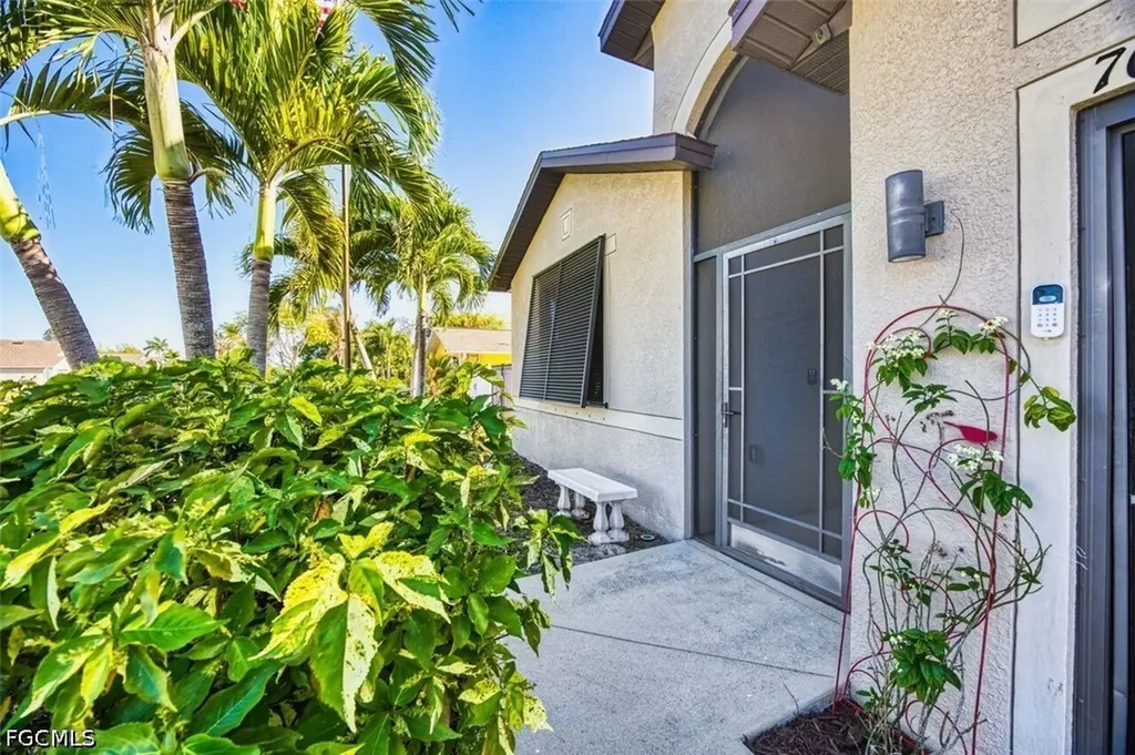 705 SW 10th Place Cape Coral FL 33991