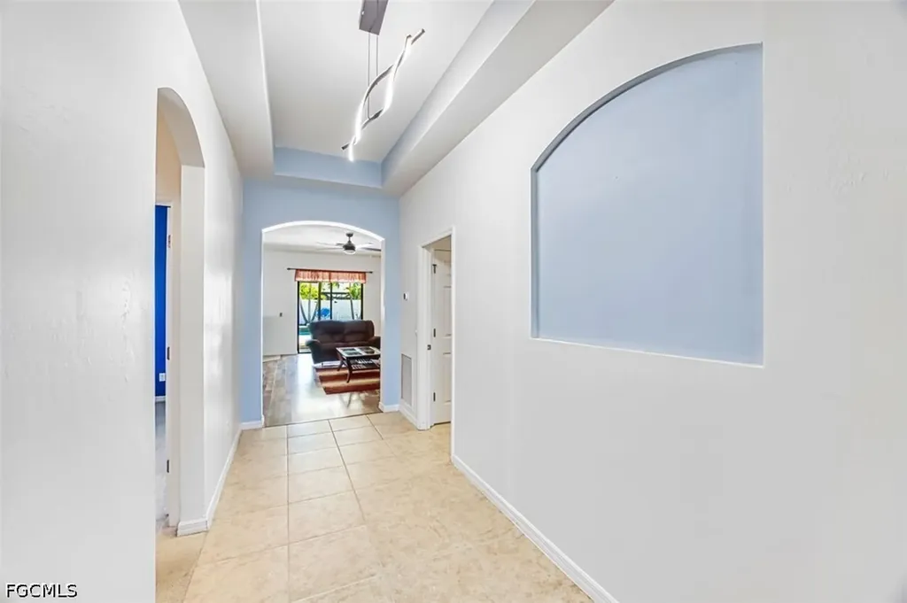 705 SW 10th Place Cape Coral FL 33991