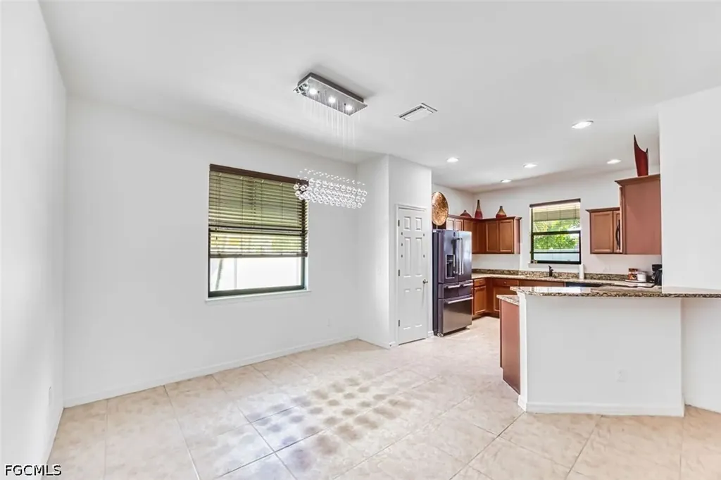 705 SW 10th Place Cape Coral FL 33991