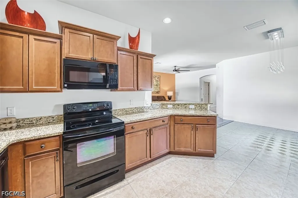 705 SW 10th Place Cape Coral FL 33991