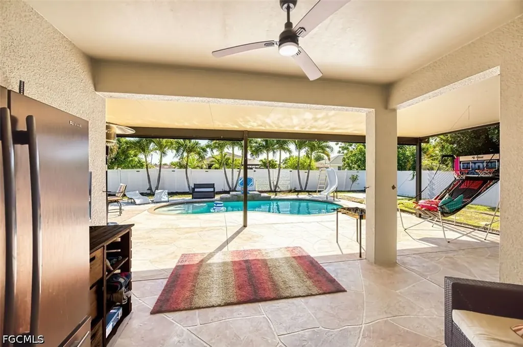 705 SW 10th Place Cape Coral FL 33991