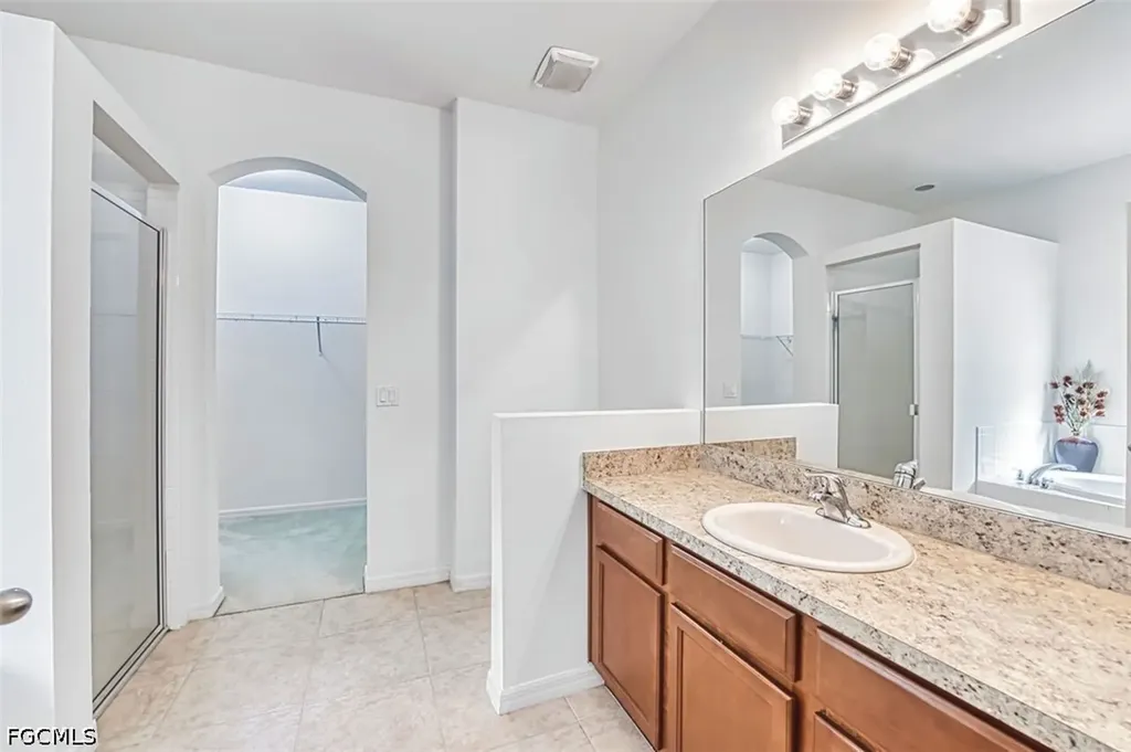 705 SW 10th Place Cape Coral FL 33991