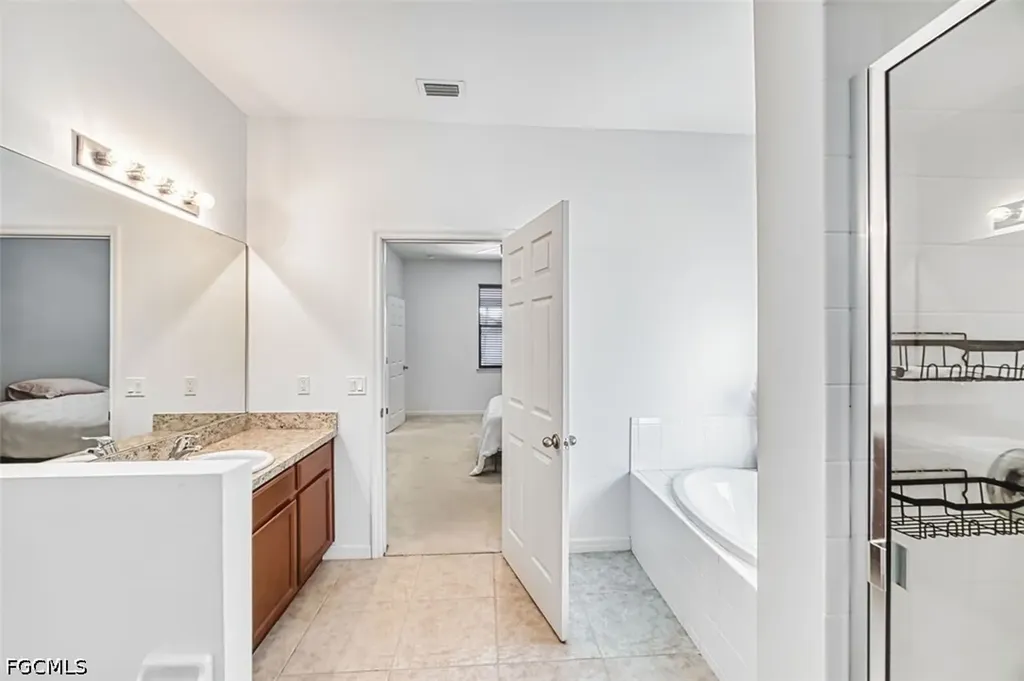 705 SW 10th Place Cape Coral FL 33991